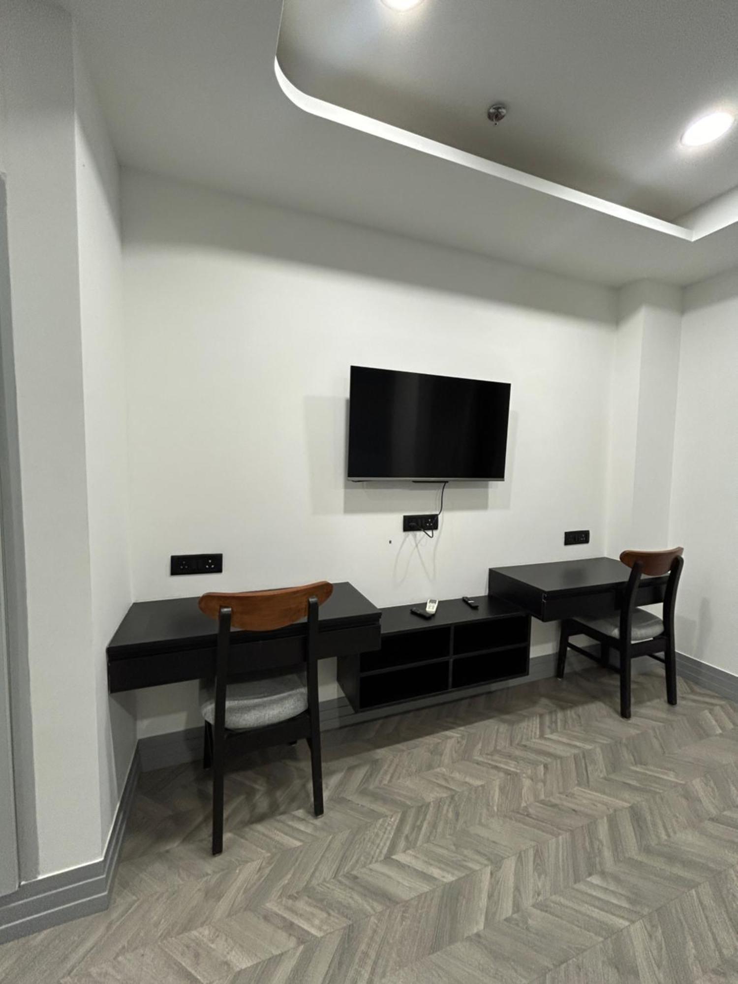 Bedchambers Serviced Apartment, Golf Course, Gurgaon Exterior photo