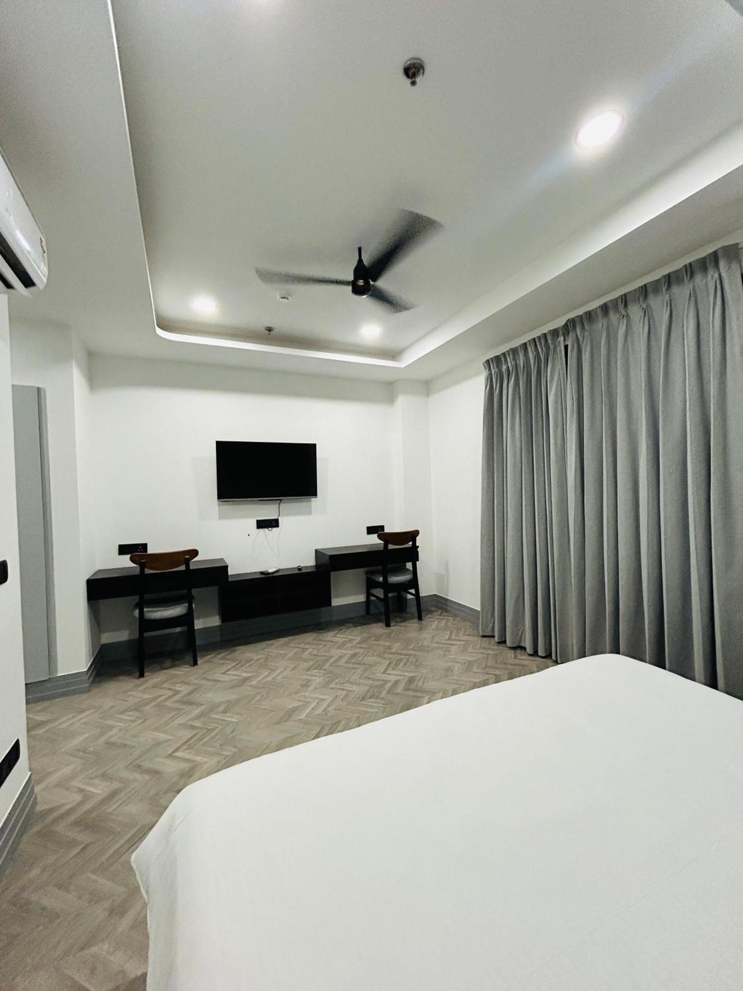 Bedchambers Serviced Apartment, Golf Course, Gurgaon Exterior photo