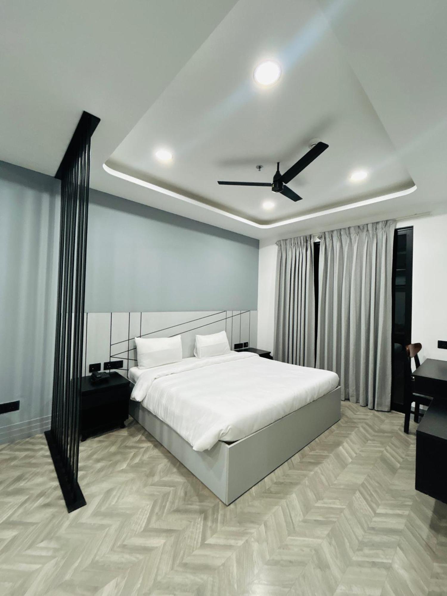Bedchambers Serviced Apartment, Golf Course, Gurgaon Exterior photo